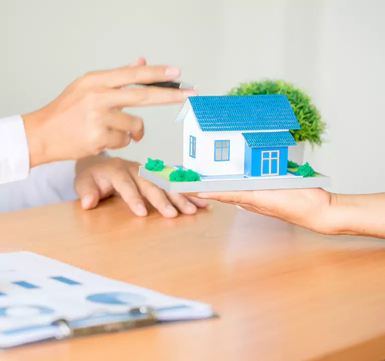 Why Choose Us to Sell a House with a Reverse Mortgage in Plainview, NY?